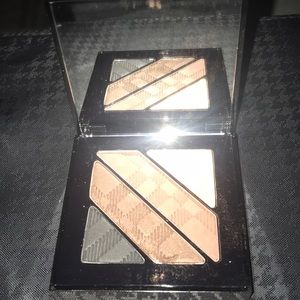 Burberry eye palette